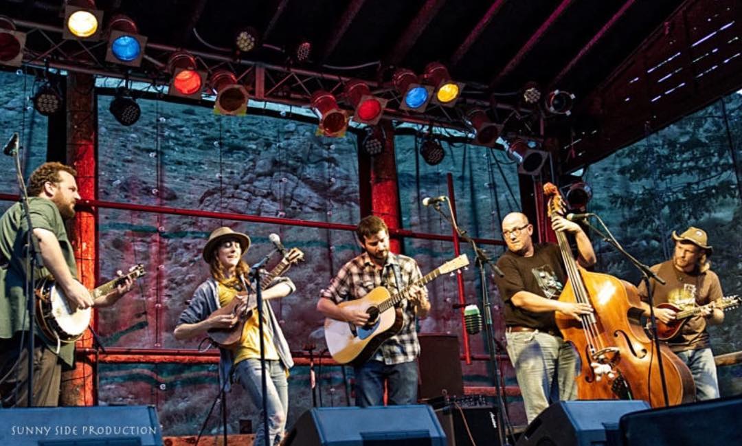 37629132_1695609657224603_6584976143772811264_o